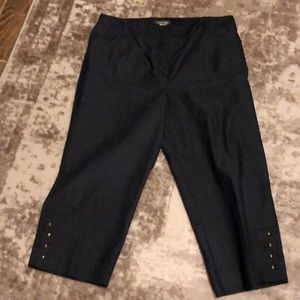 Navy capris from dress barn (roz&ali) new 16W